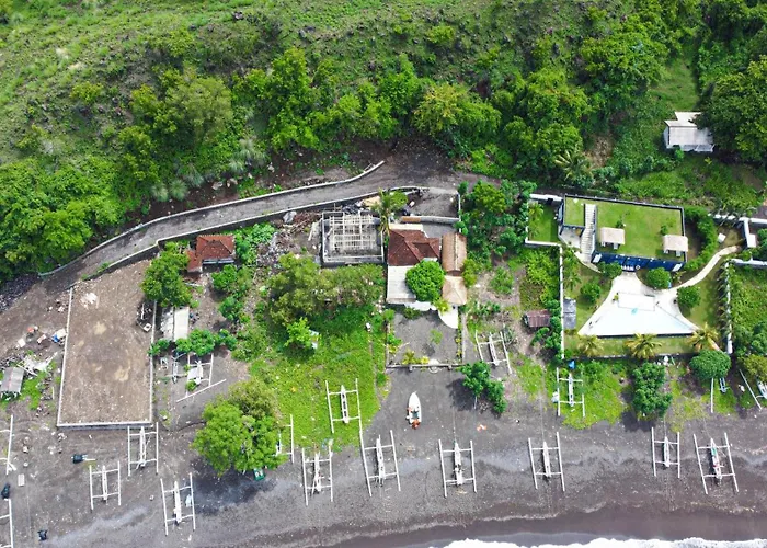 Villa The Hidden Escapes Amed- 2br Beachfront With Direct Access