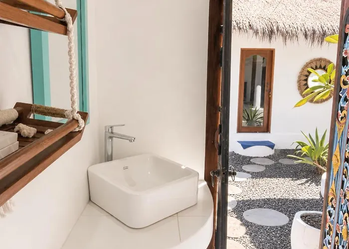 Villa The Hidden Escapes Amed- 2br Beachfront With Direct Access Amed