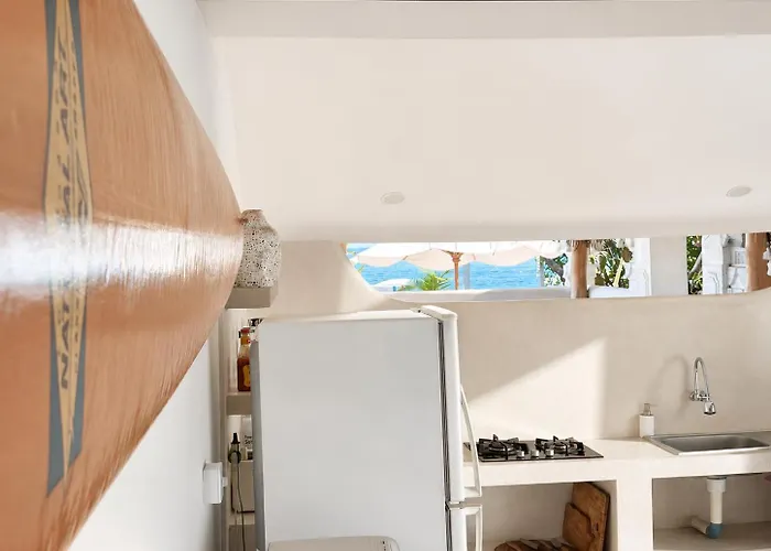 The Hidden Escapes Amed- 2br Beachfront With Direct Access Amed