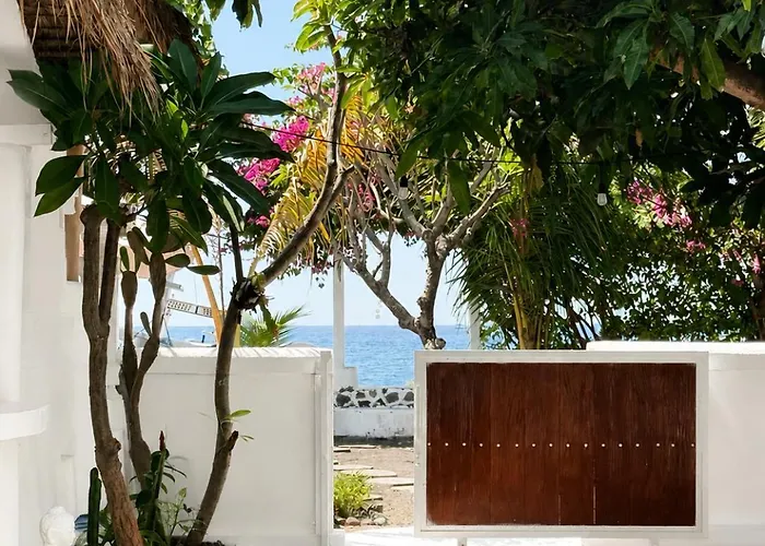 Villa The Hidden Escapes Amed- 2br Beachfront With Direct Access *