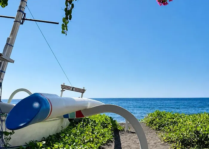 The Hidden Escapes Amed- 2br Beachfront With Direct Access *