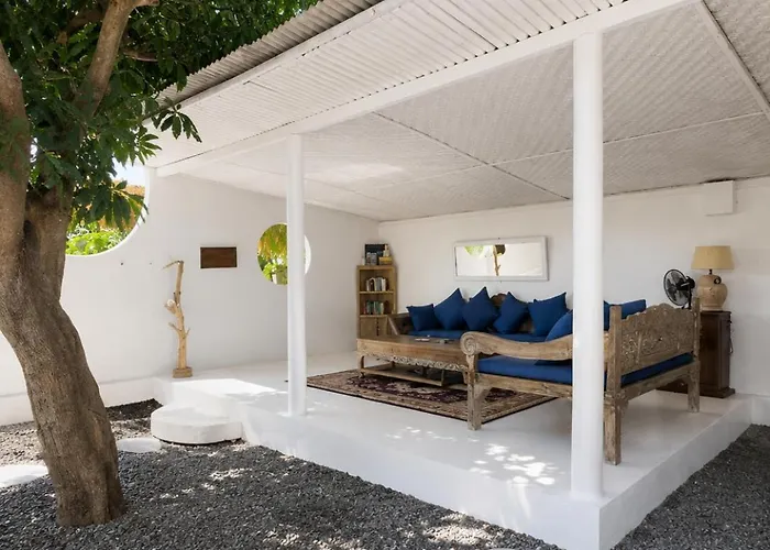 The Hidden Escapes Amed- 2br Beachfront With Direct Access Amed