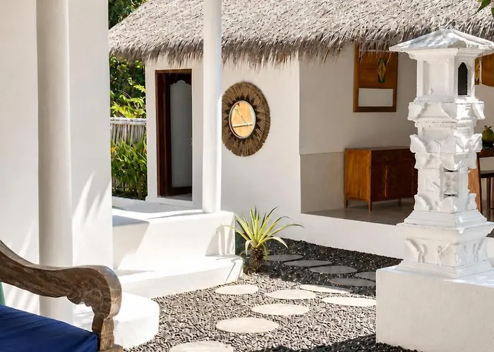 Villa The Hidden Escapes Amed- 2br Beachfront With Direct Access Amed